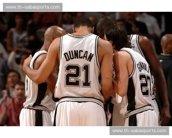 疾速风暴对决孤星之魂：快船vs马刺，一场不容错过的篮球盛宴！